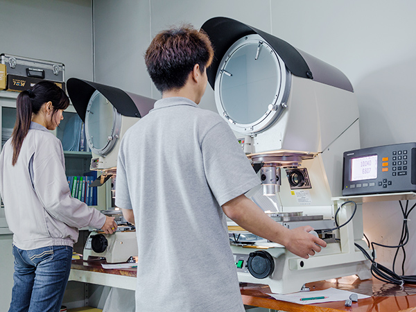 分析影響模具精密注塑的原因有哪些