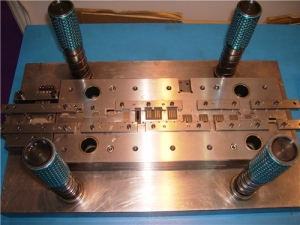 精密端子模具